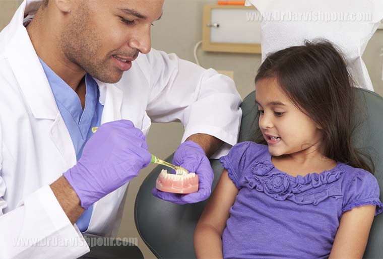متخصص دندانپزشکی کودکان