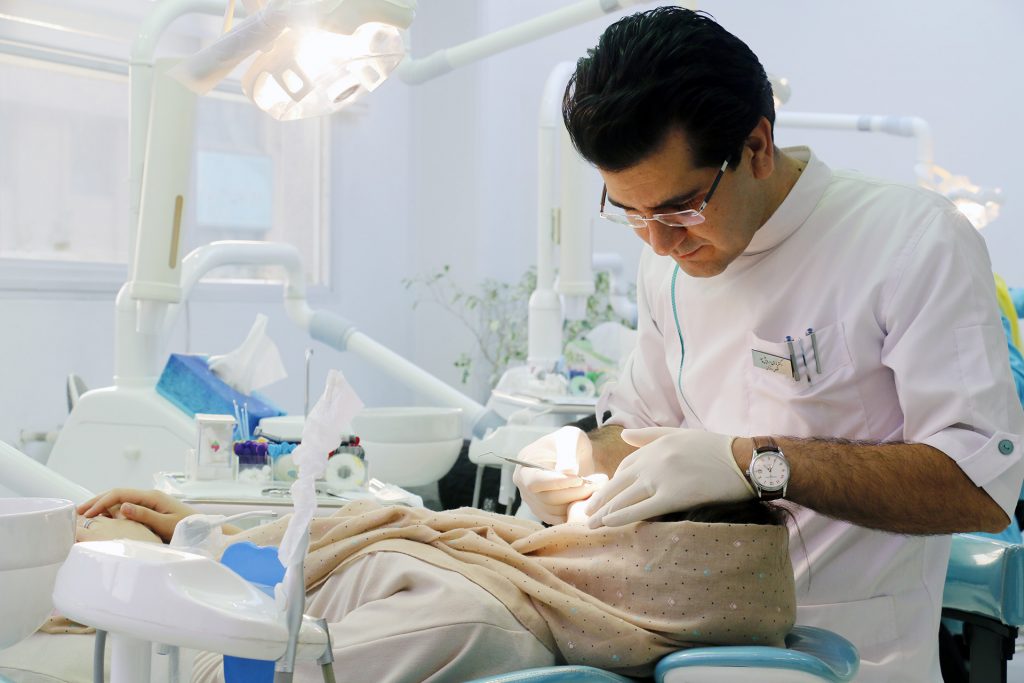دکتر هادی درویش پور متخصص ارتودنسی دندان در تهران